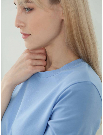 Картинка Футболка блакитна